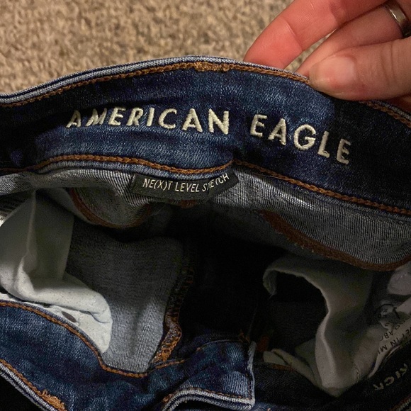 SELLING - Picture 3 of 3